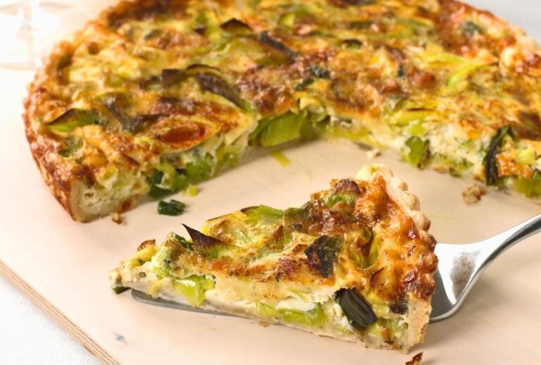 Τι να μαγειρέψω σήμερα, Δευτέρα; Τάρτα με πράσα, τυριά και φρέσκα κρεμμυδάκια