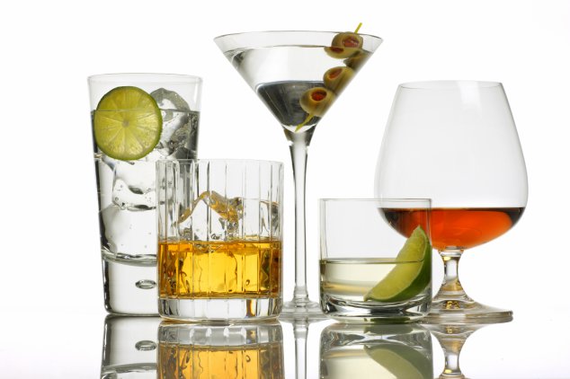 Όλα όσα πρέπει να ξέρετε για το αλκοόλ και τις θερμίδες που περιέχει