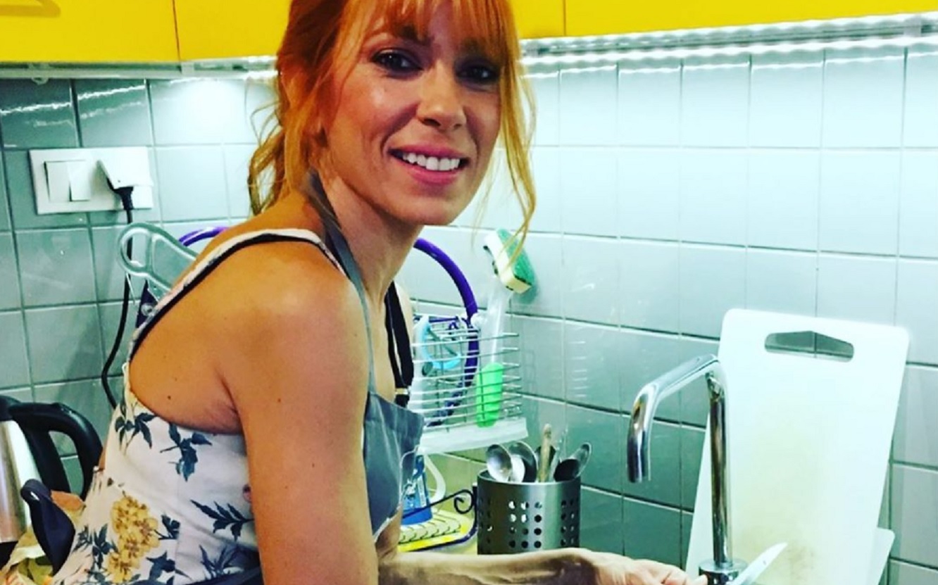 Η Μυρτώ Αλικάκη φτιάχνει σπαγγέτι με κολοκυθάκια και μπέικον (Συνταγή) Η Μυρτώ Αλικάκη φτιάχνει σπαγγέτι με κολοκυθάκια και μπέικον (Συνταγή)