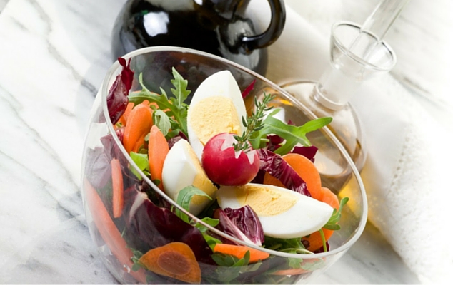5 τρόποι για να νοστιμίσουμε τις σαλάτες μας
