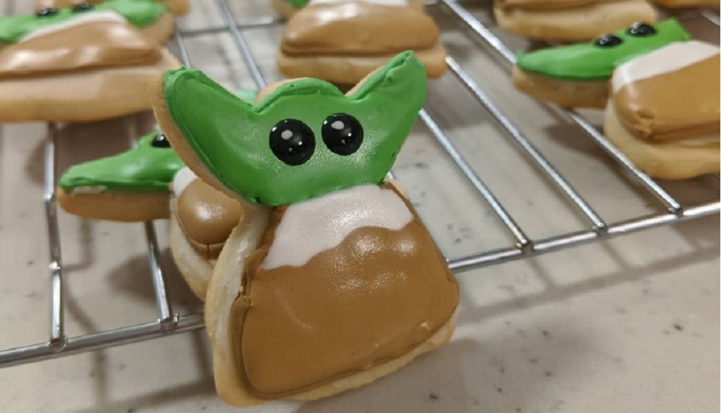 Στο Instagram «αποκεφαλίζουν» αγγελάκια-μπισκότα για να κάνουν baby Yoda cookies