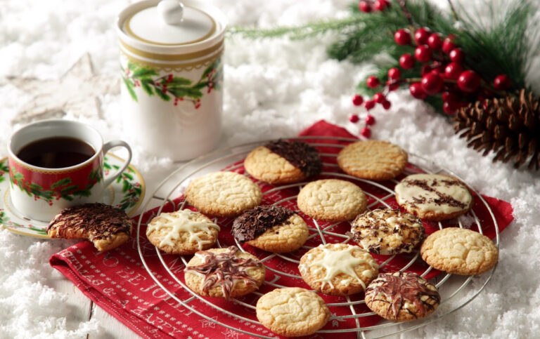 Απίθανα χριστουγεννιάτικα μπισκότα βουτύρου με ελάχιστα υλικά