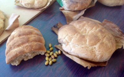 Στην Κρήτη ψήσαμε ψωμί σαν άλλοτε