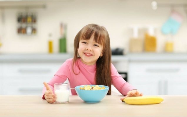 Γιατί κινδυνεύουν τα παιδιά που δεν τρώνε πρωινό