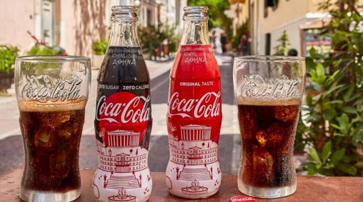 Νόμιμη η Coca-Cola για τη χρήση της Ακρόπολης σε μπουκάλια