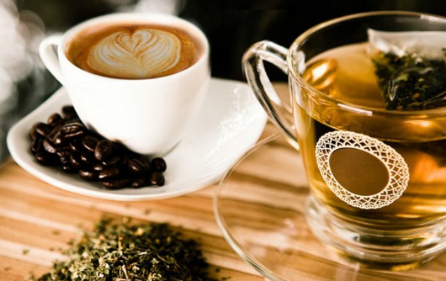 Καφές ή τσάι; Ποιο ρόφημα είναι πιο υγιεινό