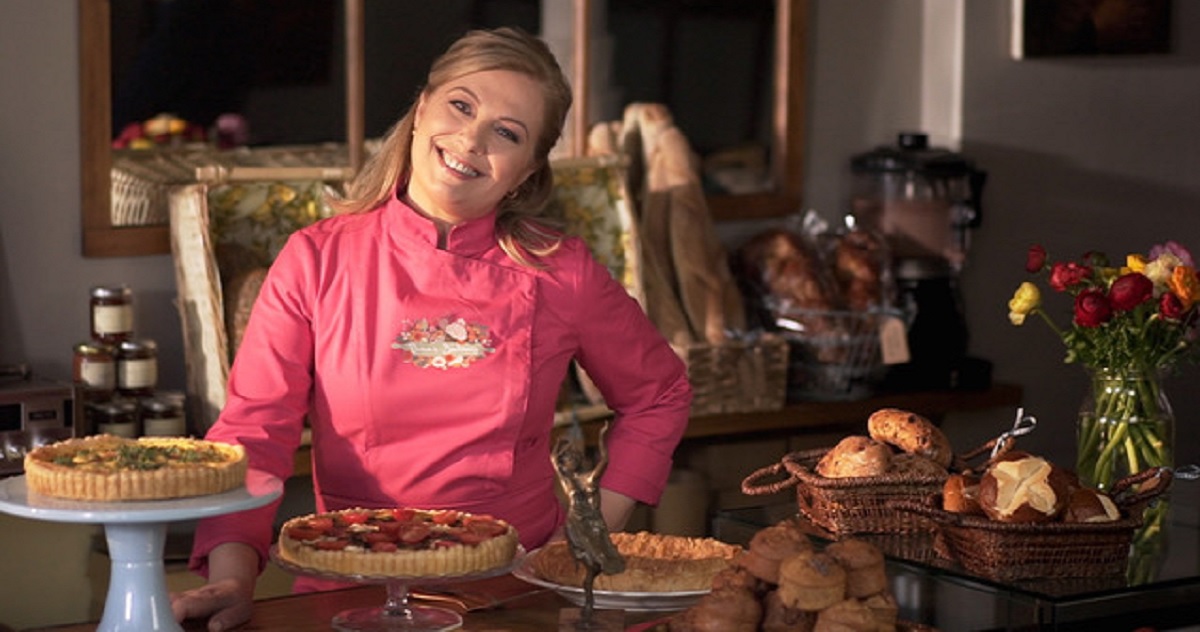 Σάββατο η πρεμιέρα του Dina’s Bakery με την Ντίνα Νικολάου (Βίντεο)