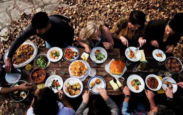 Η σύγχρονη εποποιία της Ελλάδας είναι η κουζίνα της, λέει η Le Figaro