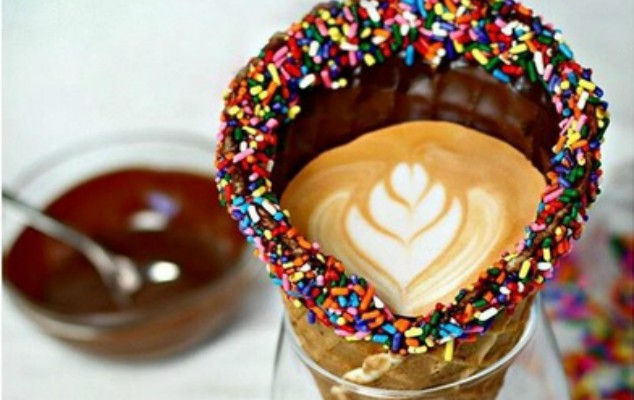 #CoffeeInACone: Ο καφές μέσα σε χωνάκι παγωτού είναι η νέα τρέλα του Instagram