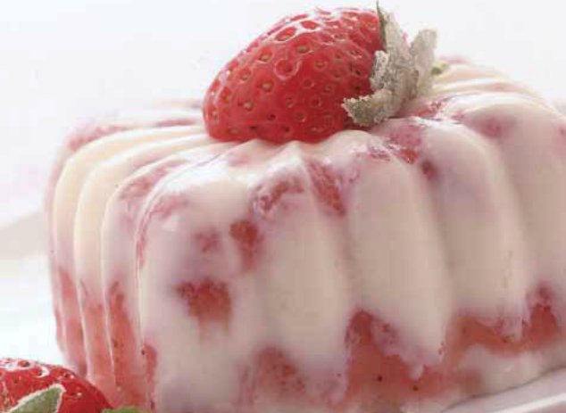 Γλυκό ψυγείου με γιαούρτι, ζελέ και φράουλες