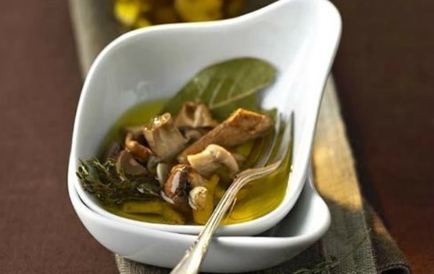 Μανιτάρια στο λάδι Μανιτάρια στο λάδι