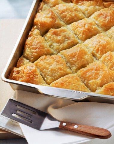 Μανιταρόπιτα με πράσα και γιαούρτι Μανιταρόπιτα με πράσα και γιαούρτι