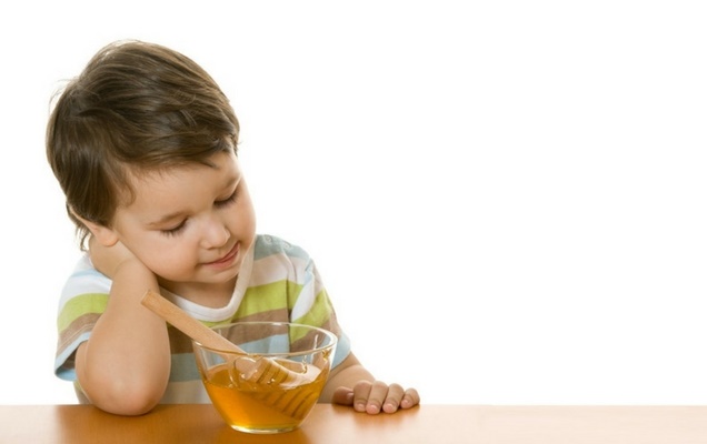 Αν το παιδί καταπιεί μπαταρία, δώστε του αμέσως μέλι