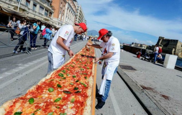 Φτιάχτηκε η μακρύτερη πίτσα στον κόσμο με μήκος… 2 χιλιομέτρων!