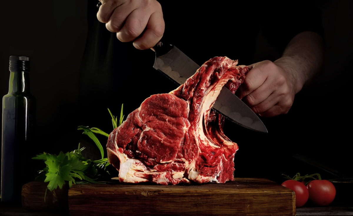 Παγκόσμιο Οικονομικό Φόρουμ: Η αποχή από το κρέας θα απέτρεπε εκατομμύρια μάταιους θανάτους