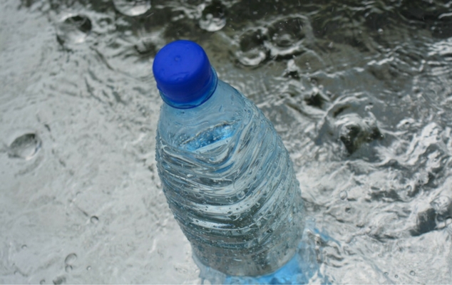 Νερό με άδειο στομάχι το πρωί: Δείτε τι συμβαίνει στον οργανισμό