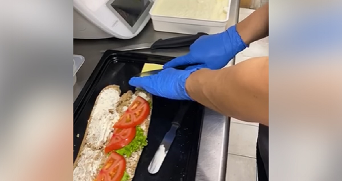 «Αυτός είναι ο Νίκος…» και τα σάντουίτς του έγιναν viral – Δείτε γιατί