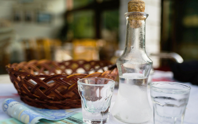 Ζάκυνθος: Κατασχέθηκαν 300 λίτρα χύμα οινοπνευματωδών ποτών