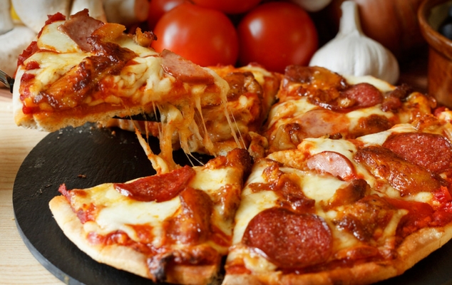 Το απίθανο κόλπο των ερευνητών που έκοψε θερμίδες και λιπαρά απ’ την πίτσα
