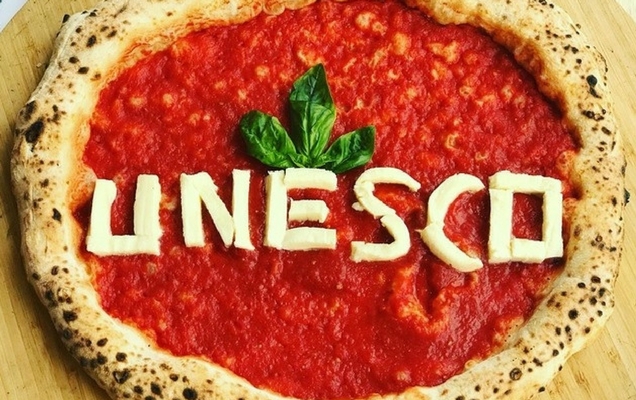 UNESCO: η ναπολιτάνικη πίτσα άυλη πολιτιστική κληρονομιά όλων μας UNESCO: η ναπολιτάνικη πίτσα άυλη πολιτιστική κληρονομιά όλων μας