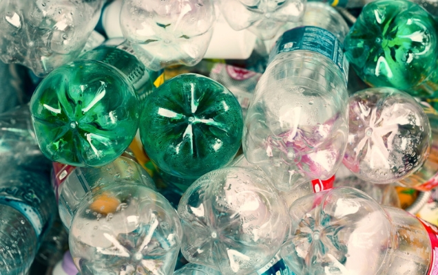 Greenpeace: Coca-Cola, PepsiCo και Nestle παράγουν τα περισσότερα πλαστικά