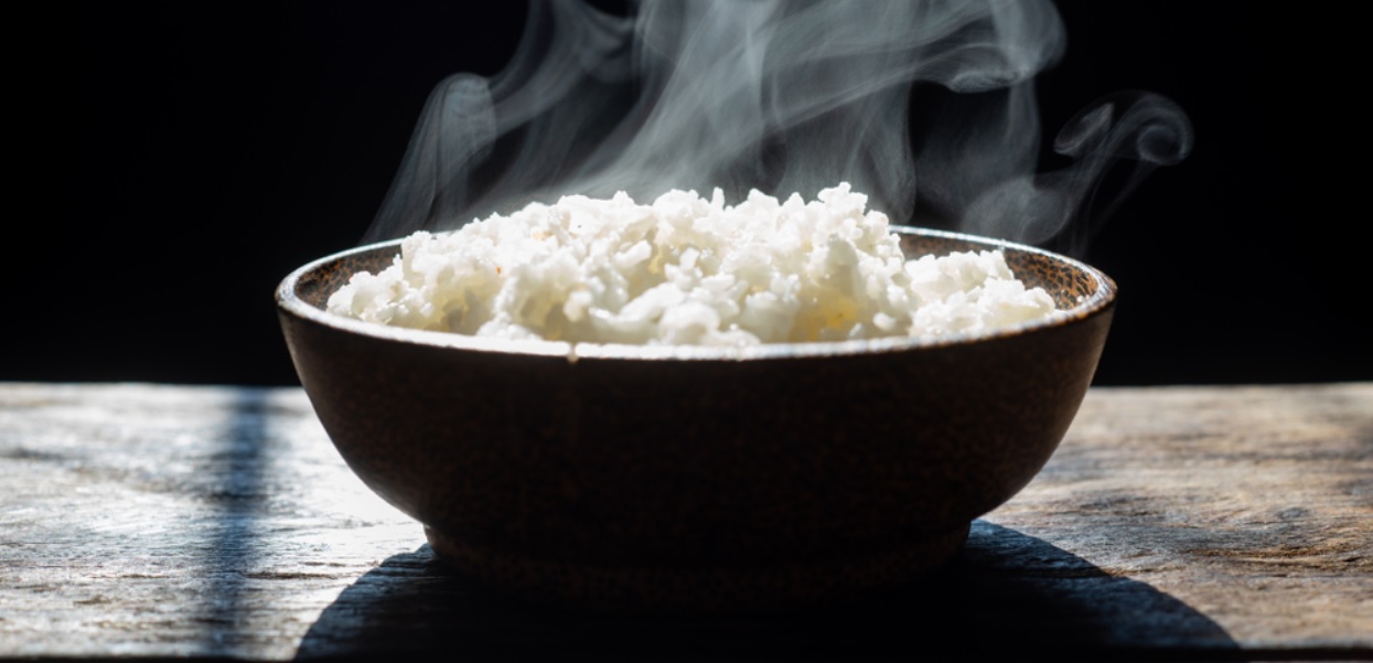 Πώς να ξαναζεστάνετε το ρύζι που περίσσεψε