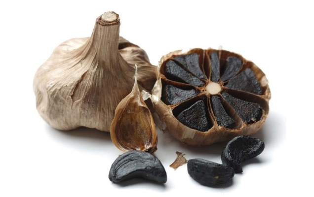 Μαύρο σκόρδο: το γκουρμέ superfood απ’ τον Πλατύκαμπο Λάρισας