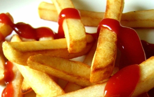 Τελικά η ketchup μπαίνει στο ντουλάπι ή στο ψυγείο; Ένα αιώνιο ερώτημα βρίσκει απάντηση