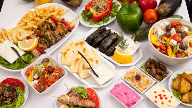 Τι και που τρώνε οι Ελληνες – Μεγάλη πανελλαδική έρευνα