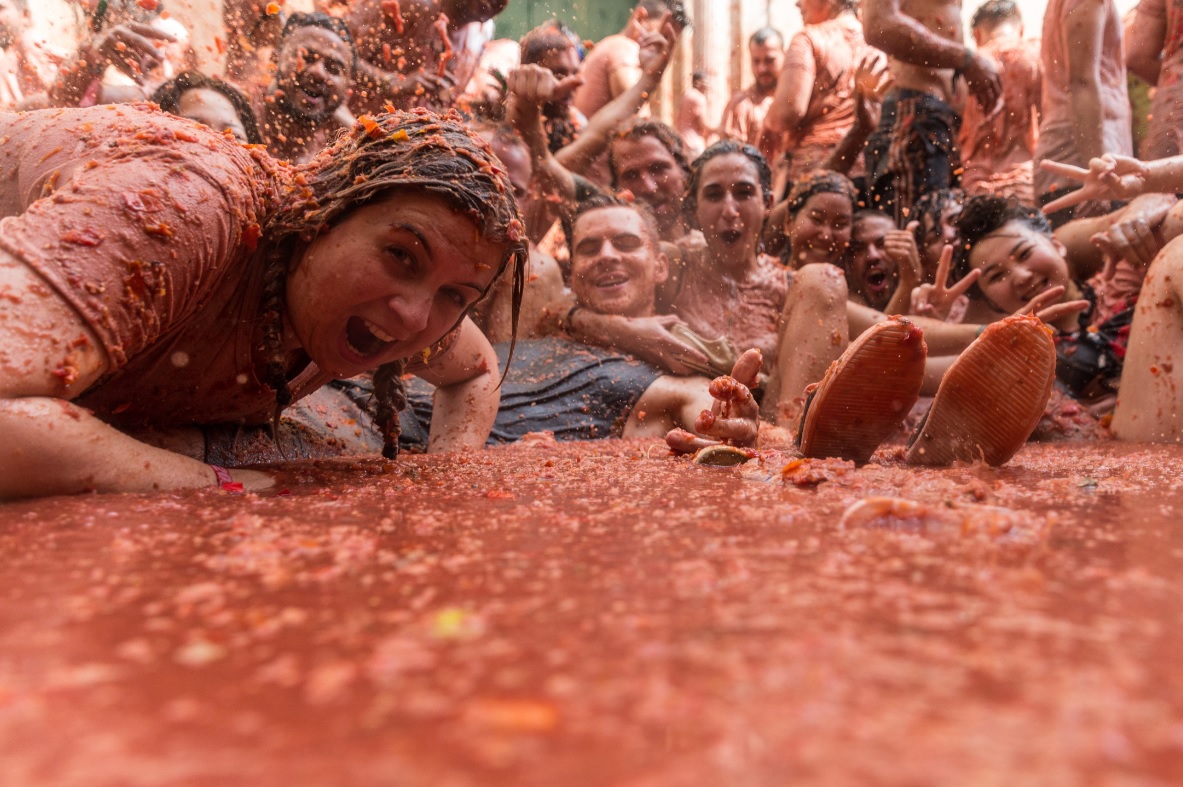 Φεστιβάλ Tomatina: Ο ανελέητος ντοματοπόλεμος των Ισπανών κρατάει 73 χρόνια (εικόνες)