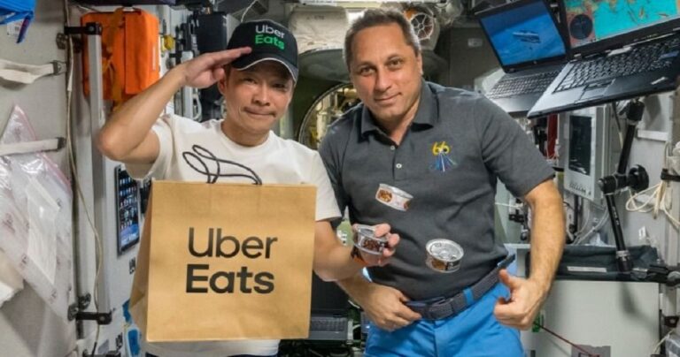 Ζάπλουτος Ιάπωνας πραγματοποιεί το πρώτο …delivery φαγητού στο διάστημα