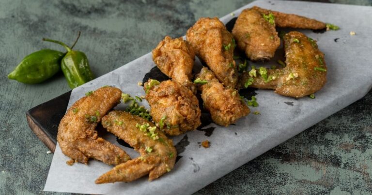 Το κοτόπουλο της παρέας – Επτά συνταγές για φιλικά μαζέματα στο σπίτι