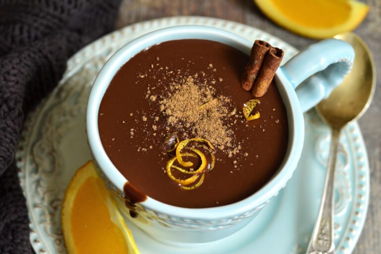 Η τέλεια ζεστή σοκολάτα – Με κουβερτούρα και λικέρ πορτοκαλιού