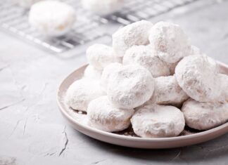 Βουτυράτοι κουραμπιέδες: Οι κλασικοί, οι λαμιώτικοι, οι γεμιστοί και οι σοκολατένιοι