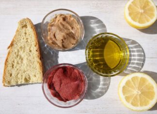 Ταραμάς – Όσα πρέπει να ξέρετε για τον λευκό, τον κόκκινο, τον ταραμοπολτό, την ταραμόγλωσσα