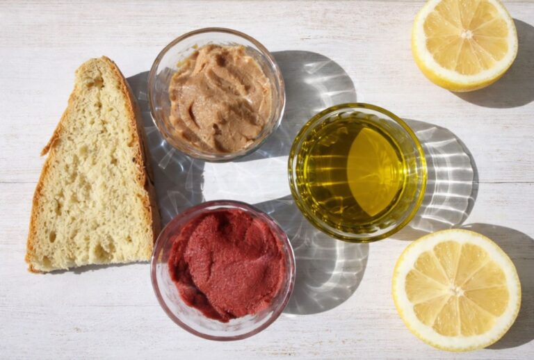 Ταραμάς – Όσα πρέπει να ξέρετε για τον λευκό, τον κόκκινο, τον ταραμοπολτό, την ταραμόγλωσσα