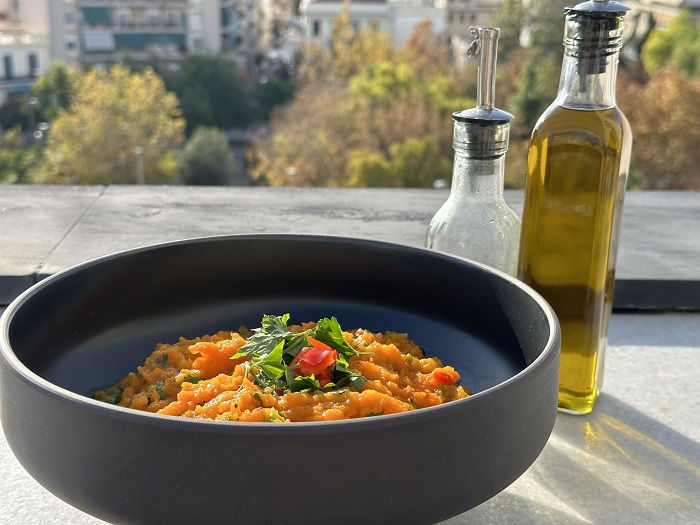Καροτοσαλάτα πικάντικη ιδανική για ρακές και τσιπουράκια | Εικόνα: With A Little Help From My Chef