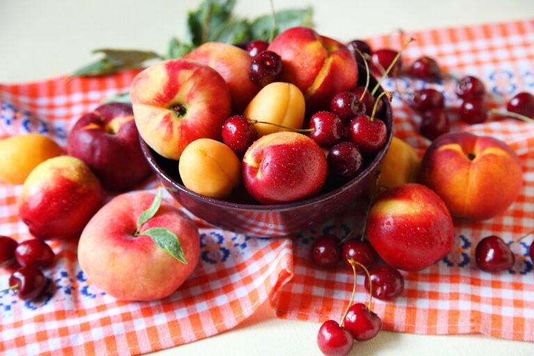Φρούτα του καλοκαιριού: Η διατροφική αξία και οι θερμίδες τους