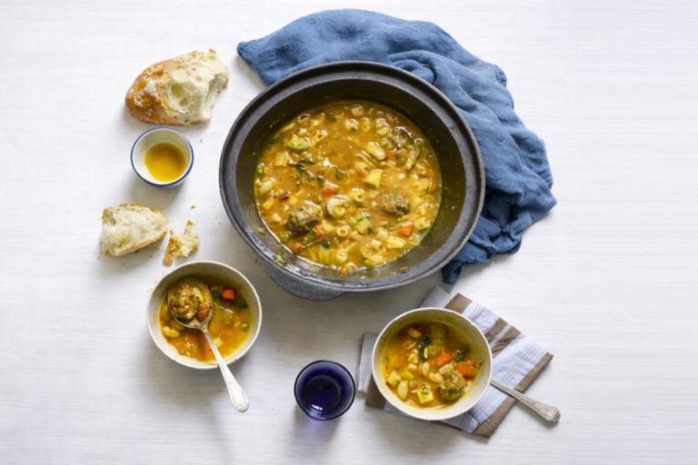 Τι να μαγειρέψω σήμερα, Τετάρτη; Ζεστή σούπα μινεστρόνε