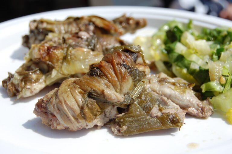 Κουζίνα Θράκης – Αρνί με μαϊντανό, κουρμπάνι και γαρδούμπες στο ταψί της Στέλλας Σπανού