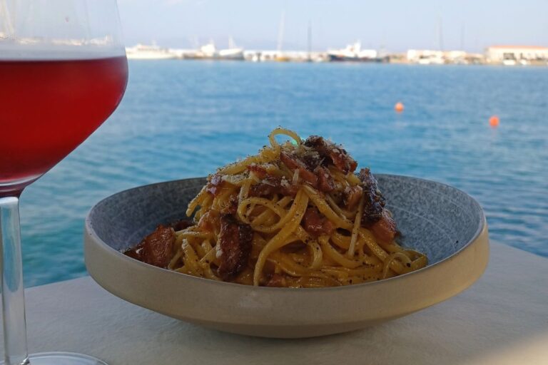 Το Yee είναι το πιο φωτεινό και ανοιχτόκαρδο all-day bistro του Γυθείου Το Yee είναι το πιο φωτεινό και ανοιχτόκαρδο all-day bistro του Γυθείου