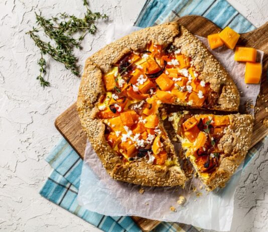 Το φθινόπωρο σε μια μπουκιά – Αλμυρές πίτες και τάρτες με κολοκύθα που θα λατρέψετε