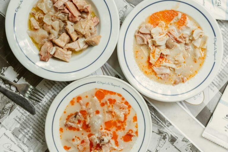 Παγκόσμια Ημέρα Πατσά – «Φαγητό της εργατιάς» ή «σούπα του ξενύχτη»;