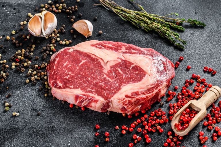 Πες μας, σεφ! Πώς ψήνουμε το τέλειο rib eye στο φούρνο και με ποιες γαρνιτούρες ταιριάζει; Πες μας, σεφ! Πώς ψήνουμε το τέλειο rib eye στο φούρνο και με ποιες γαρνιτούρες ταιριάζει;