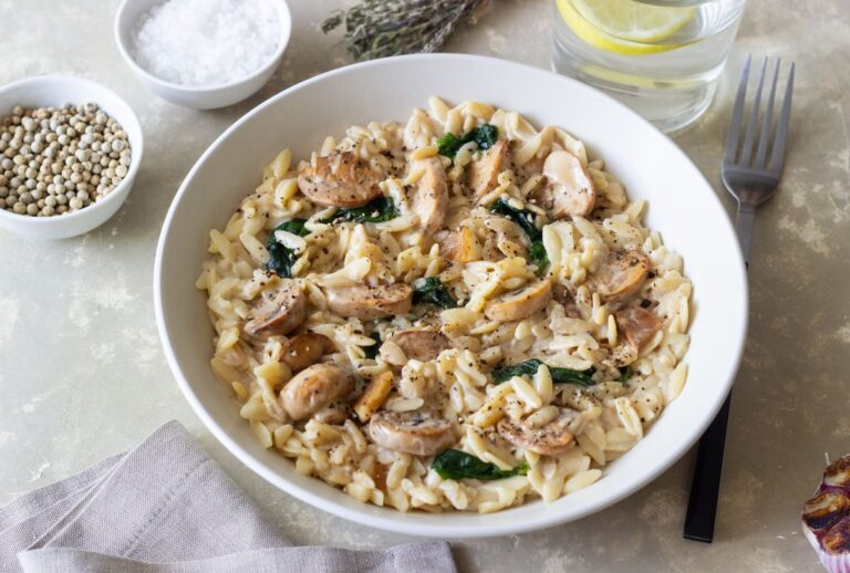 Κρεμώδες κριθαράκι με μανιτάρια και σπανάκι