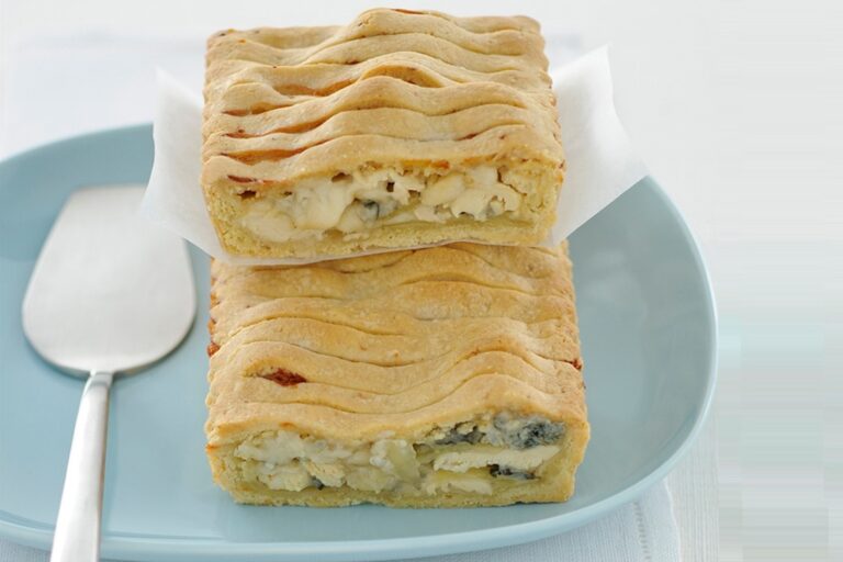 Πώς θα φτιάξεις σπιτική αφράτη ζύμη για τις πίτες σου