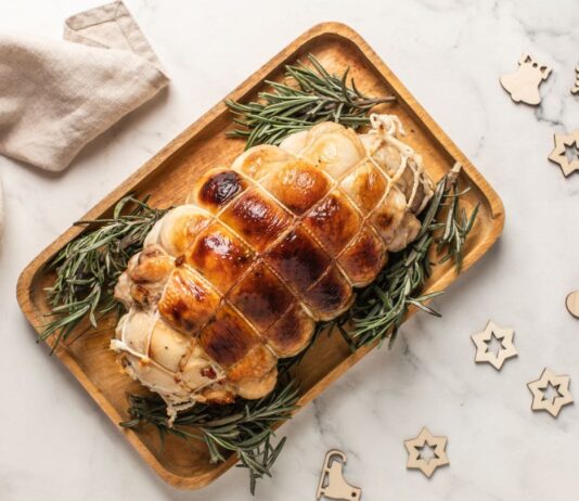 Χριστουγεννιάτικο τραπέζι – 10 συνταγές για επικά ρολό