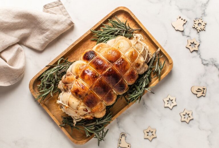 Χριστουγεννιάτικο τραπέζι – 10 συνταγές για επικά ρολό