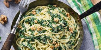 Μακαρονάδα με σπανάκι, καρύδια και μπλε τυρί