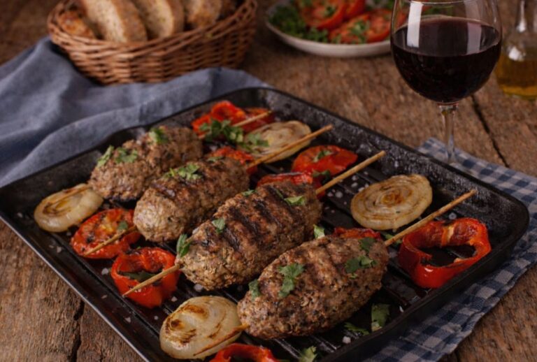 Τα νόστιμα της Τσικνοπέμπτης – 10 συνταγές να το τσικνίσεις στο σπίτι